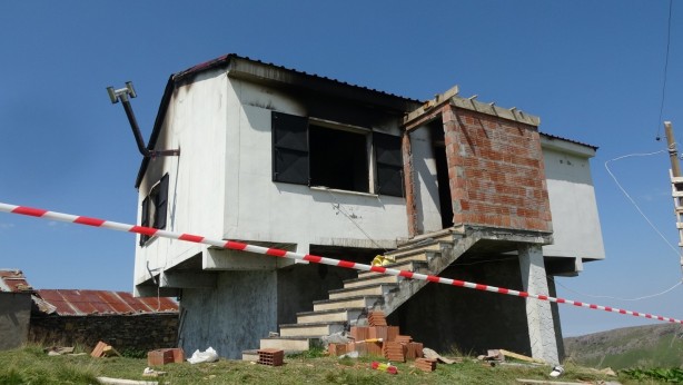 Yayla evinde kundaklama: 3 ölü