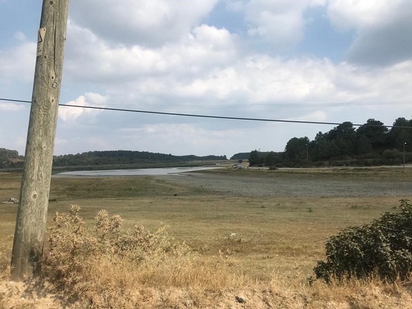 Foto - Yayla Gölü’nde su seviyesi yarıya indi