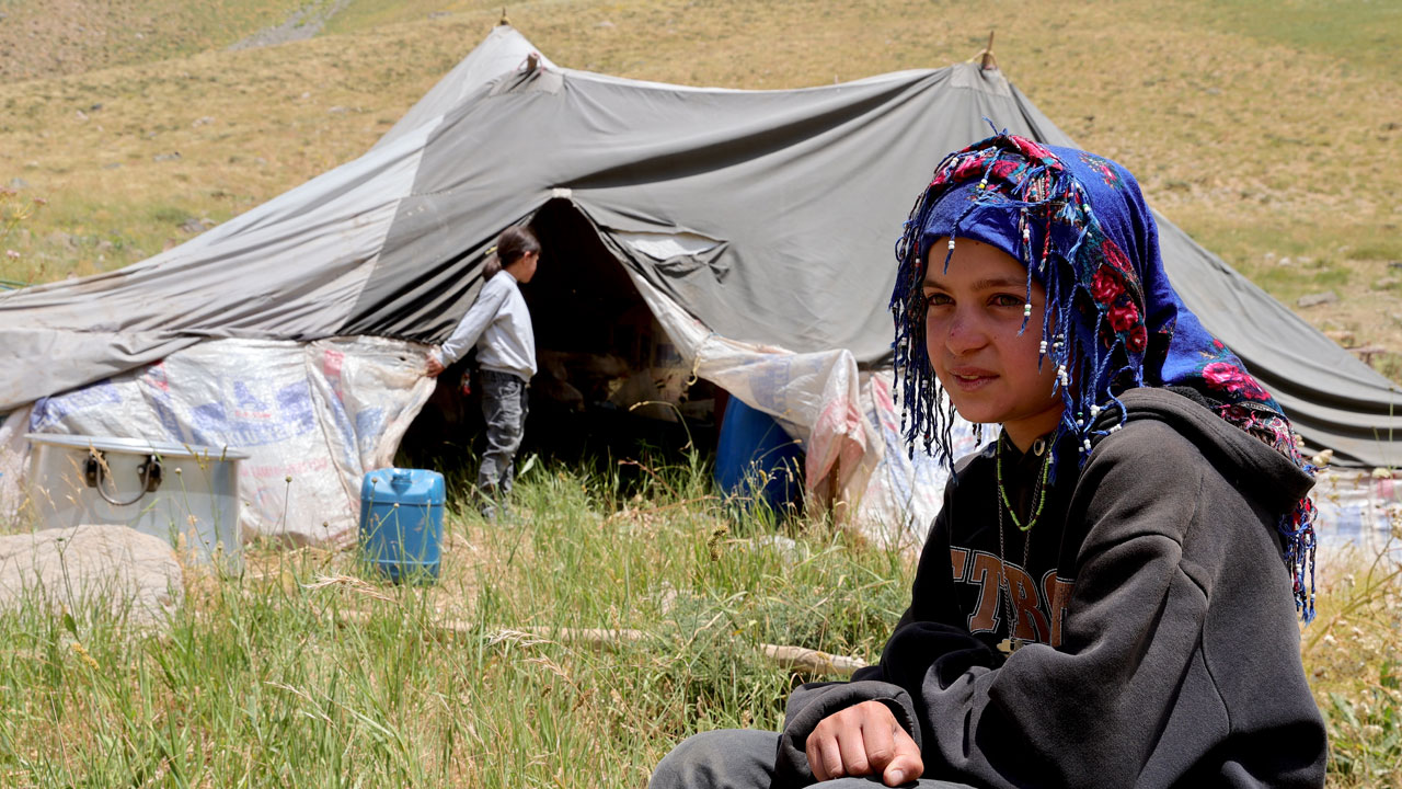 Foto - Yaylanın sessiz kahramanları! Cennet Cehennem Vadisi’nde göçer çocukların zorlu yazı