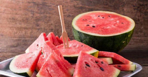 Foto - Yaz aylarının çok tüketilen meyvesiyle ilgili uzmanlar uyardı: Karpuzu sakın böyle tüketmeyin