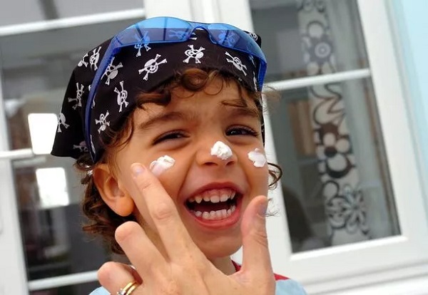 Foto - Yaz mevsimi zehir olmasın! Çocuklarınızın sağlığı için bu hataları yapmayın