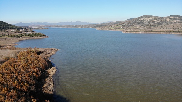 Foto - Yaz mevsiminde su seviyesi yüzde 8'e düşmüştü! Bayramiç Barajı'nda yüzleri güldüren artış