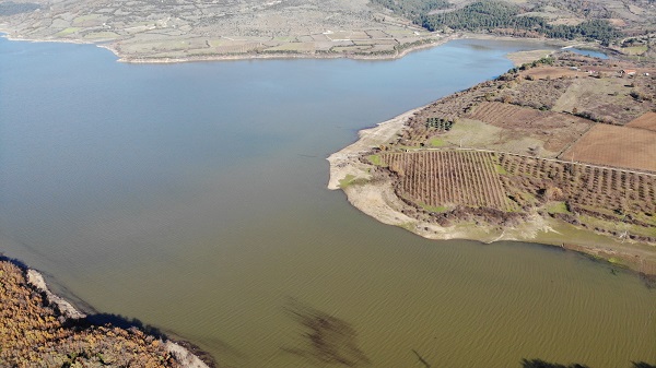 Foto - Yaz mevsiminde su seviyesi yüzde 8'e düşmüştü! Bayramiç Barajı'nda yüzleri güldüren artış