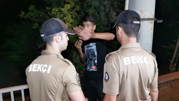 Foto - Yazıklar olsun sana be adam! Görev başındaki polise akılalmaz muamele