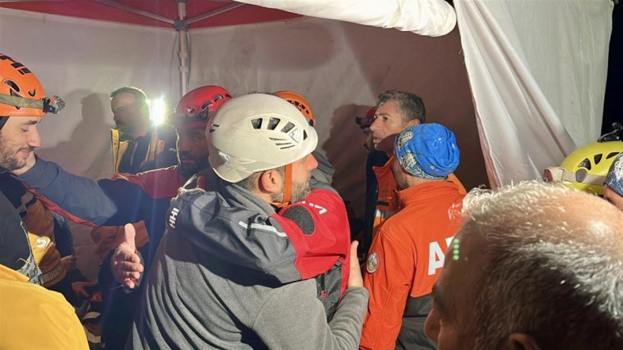 Foto - Yazılı Kanyon'da ecel eceliyle geldi! İHH ekibini taşıyan faciada kahreden detay!