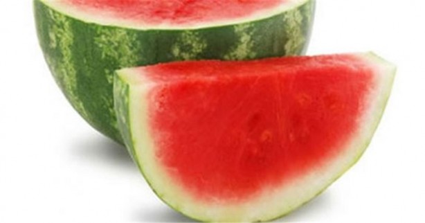 Foto - Yazın gözde meyvesi karpuzun yararları