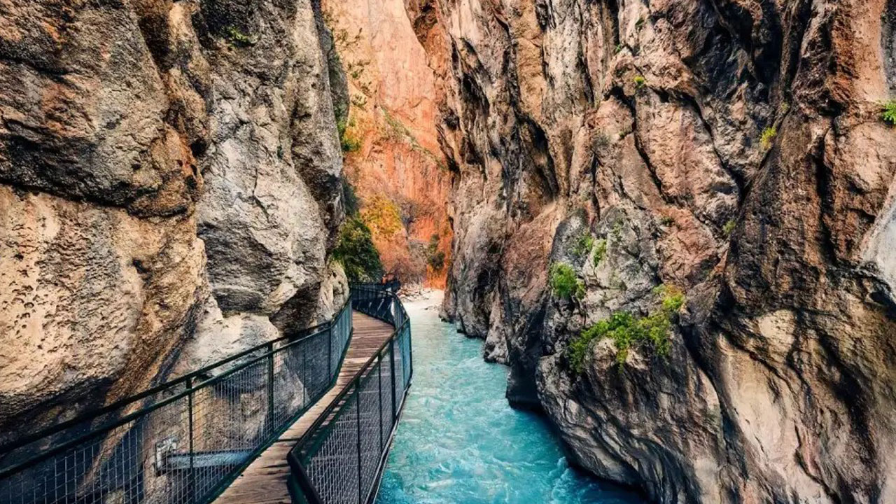 Foto - Yazın kavurucu sıcağından kaçış: Saklıkent’te püfür püfür bir güne ne dersiniz?
