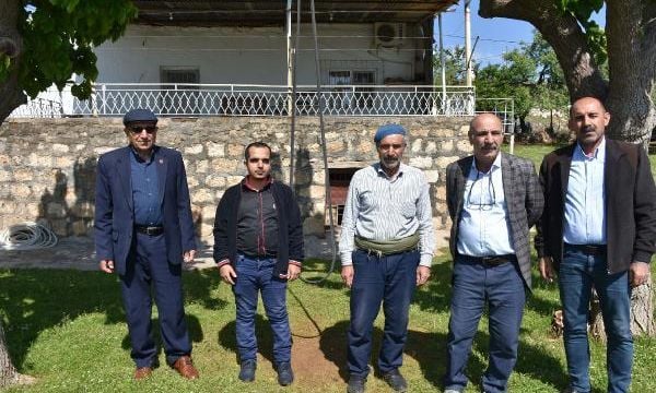 Foto - Yazları 9, kışları 20 ailenin yaşadığı bu köyden petrol fışkırıyor!