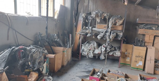 Foto - Yedek parça dükkanı alev aldı!