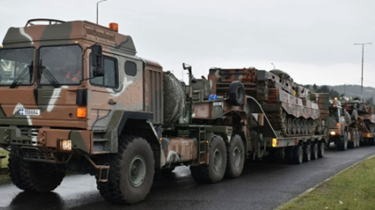 Foto - Yedi ülke 12 bin asker Türkiye'ye karşı harekete geçti: Savaş uçakları havalandı, tanklar ileriyor
