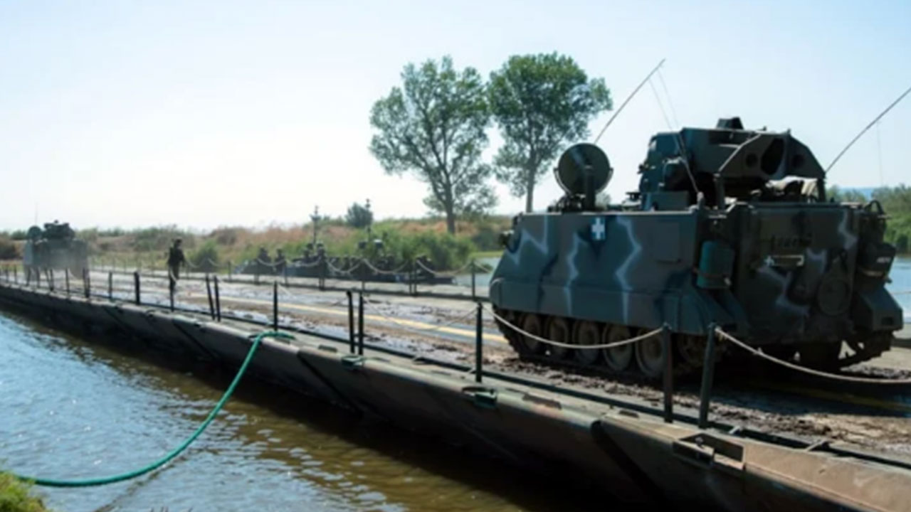 Foto - Yedi ülke 12 bin asker Türkiye'ye karşı harekete geçti: Savaş uçakları havalandı, tanklar ileriyor