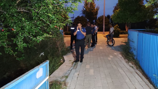 Foto - Yeğenini kurtarmak isterken girdiği sulama kanalında kayboldu