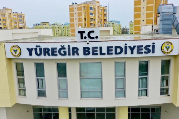 Foto - Yeğenlerini belediyeye alan CHP’li başkana tepkiler çığ gibi!
