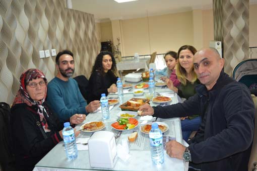  Yemek için fırında bir gece beklemesi gerekiyor