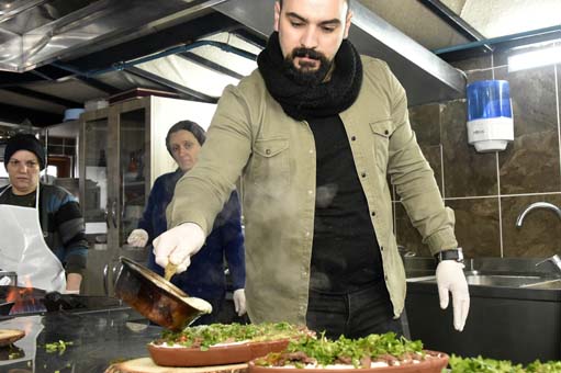 Foto - Yemek için kilometrelerce yol geliyorlar! Siparişlere yetişemiyorlar