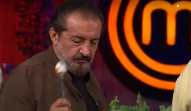 Foto - Yemek mi yapıyorsunuz şov mu? Mehmet Şef sinirden kaşık fırlattı!