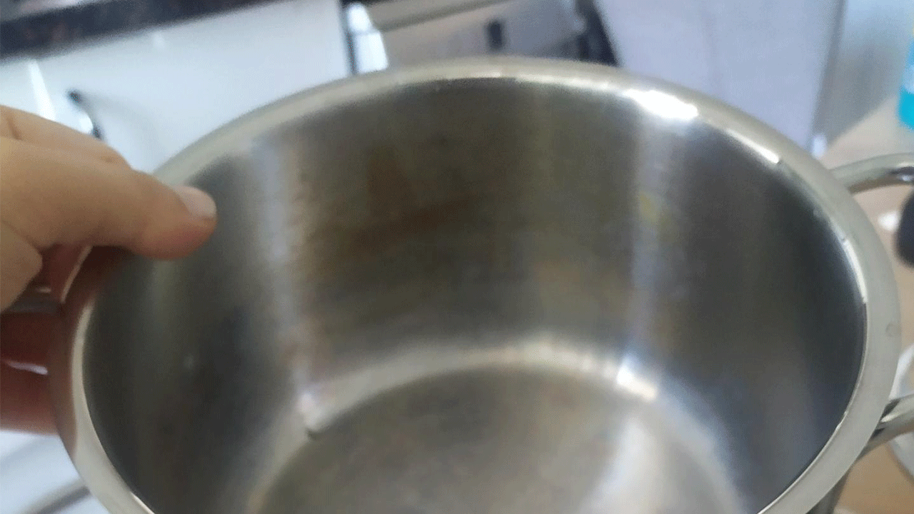 Yemek taşmasına son: Ağzına biraz sürün yeter!