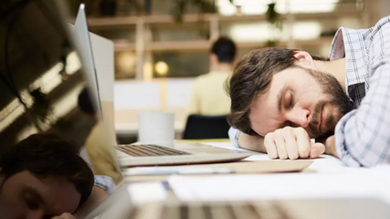 Foto - Yemek yerken yorgun olanları ilgilendiriyor! Yemek yedikten sonra kendinizi halsiz ,uykulu mu hissediyorsunuz? 