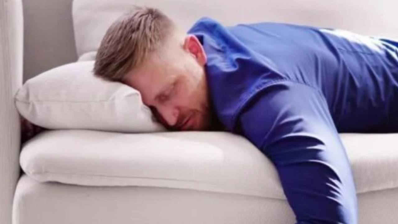 Foto - Yemek yerken yorgun olanları ilgilendiriyor! Yemek yedikten sonra kendinizi halsiz ,uykulu mu hissediyorsunuz? 