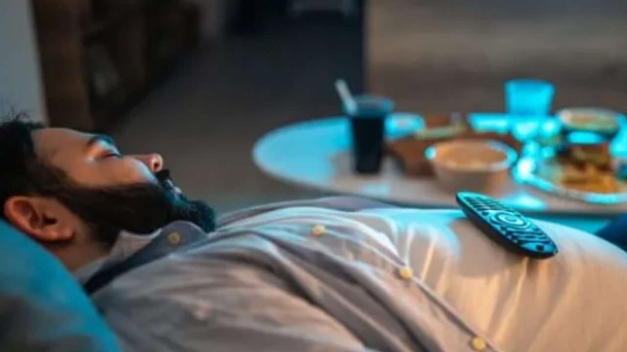 Foto - Yemek yerken yorgun olanları ilgilendiriyor! Yemek yedikten sonra kendinizi halsiz ,uykulu mu hissediyorsunuz? 