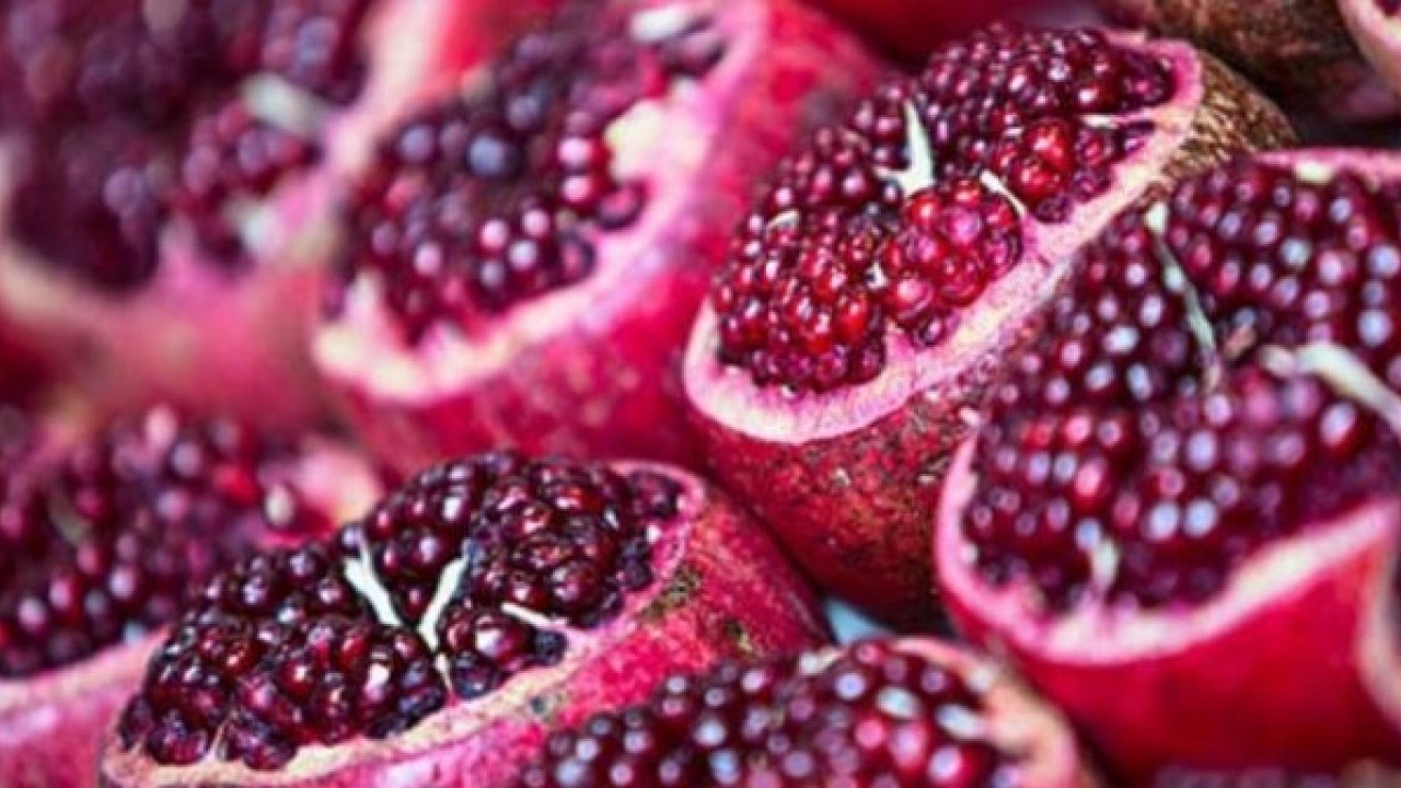 Foto - Yemekten sonra rahatlatıyor! Narı tuzlayıp yiyince bakın ne oluyor