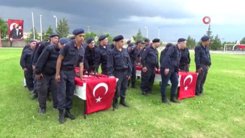 Yemin ederek askerlik görevini tamamlayan engelli bireyler gönüllerince eğlendi!