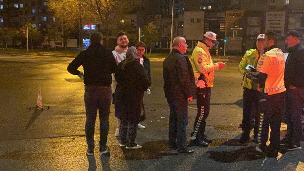 Foto - Yeni aldığı otomobille kaza yaptı, gözyaşlarına hakim olamadı