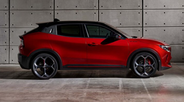 Foto - Yeni araba modelinin adı ülkeyi karıştırdı! Apar topar değiştirdiler