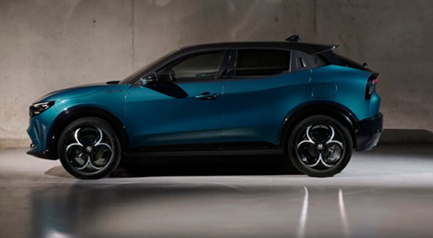 Foto - Yeni araba modelinin adı ülkeyi karıştırdı! Apar topar değiştirdiler