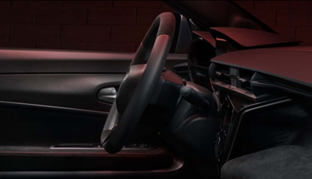 Foto - Yeni araba modelinin adı ülkeyi karıştırdı! Apar topar değiştirdiler