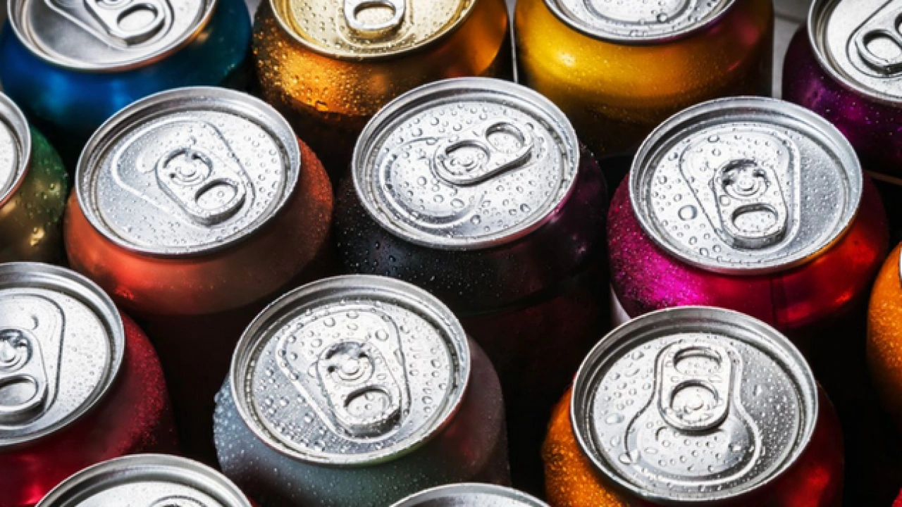 Yeni araştırma dehşete düşürdü! Diyet içecekler sanıldığı kadar masun değil! 1 su bardağı içtiğinizde bile...