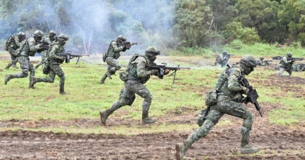 Foto - Yeni bir felaket kapıda! 38 savaş uçağı, 9 gemi yola çıktı...Bölgede savaşın çıkması an meselesi