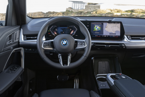 Foto - "3 kuruş fazla olsun KIRMIZI olsun" diyenlere! Yeni BMW iX2 Türkiye yollarında! Otomobil o versiyonu ilk kez sunuyor! Alman teknolojisine sahip aracın menzili ve fiyatı ne kadar?