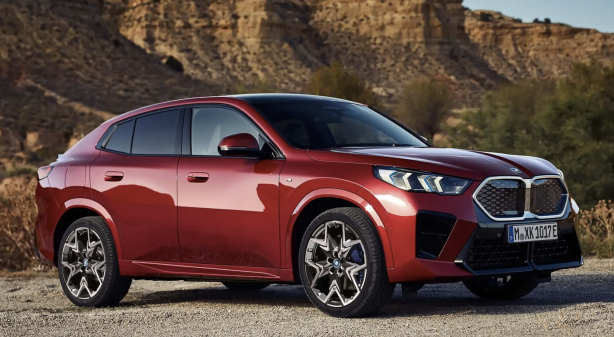 Foto - "3 kuruş fazla olsun KIRMIZI olsun" diyenlere! Yeni BMW iX2 Türkiye yollarında! Otomobil o versiyonu ilk kez sunuyor! Alman teknolojisine sahip aracın menzili ve fiyatı ne kadar?