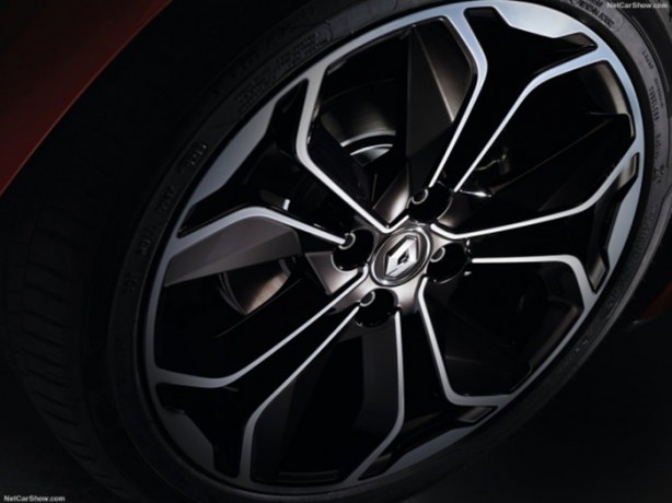 Foto - Yeni Clio'yu gördünüz mü?