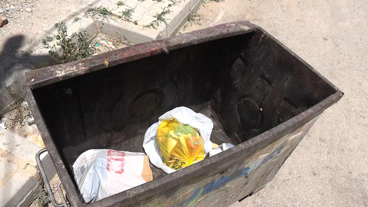 Foto - Yeni doğan bebeğini çöpe attı! Esnaf son anda fark etti