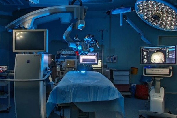 Yeni doğan bebek doktorları şoka uğrattı! Baba hemen odaya çağırıldı!