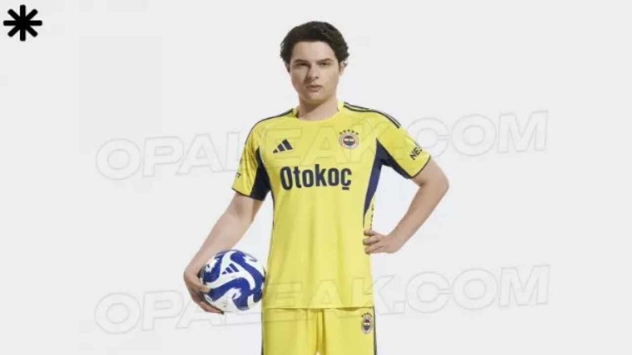 Foto - Yeni forma sızdırıldı, sosyal medya karıştı! Fenerbahçe taraftarı ikiye bölündü