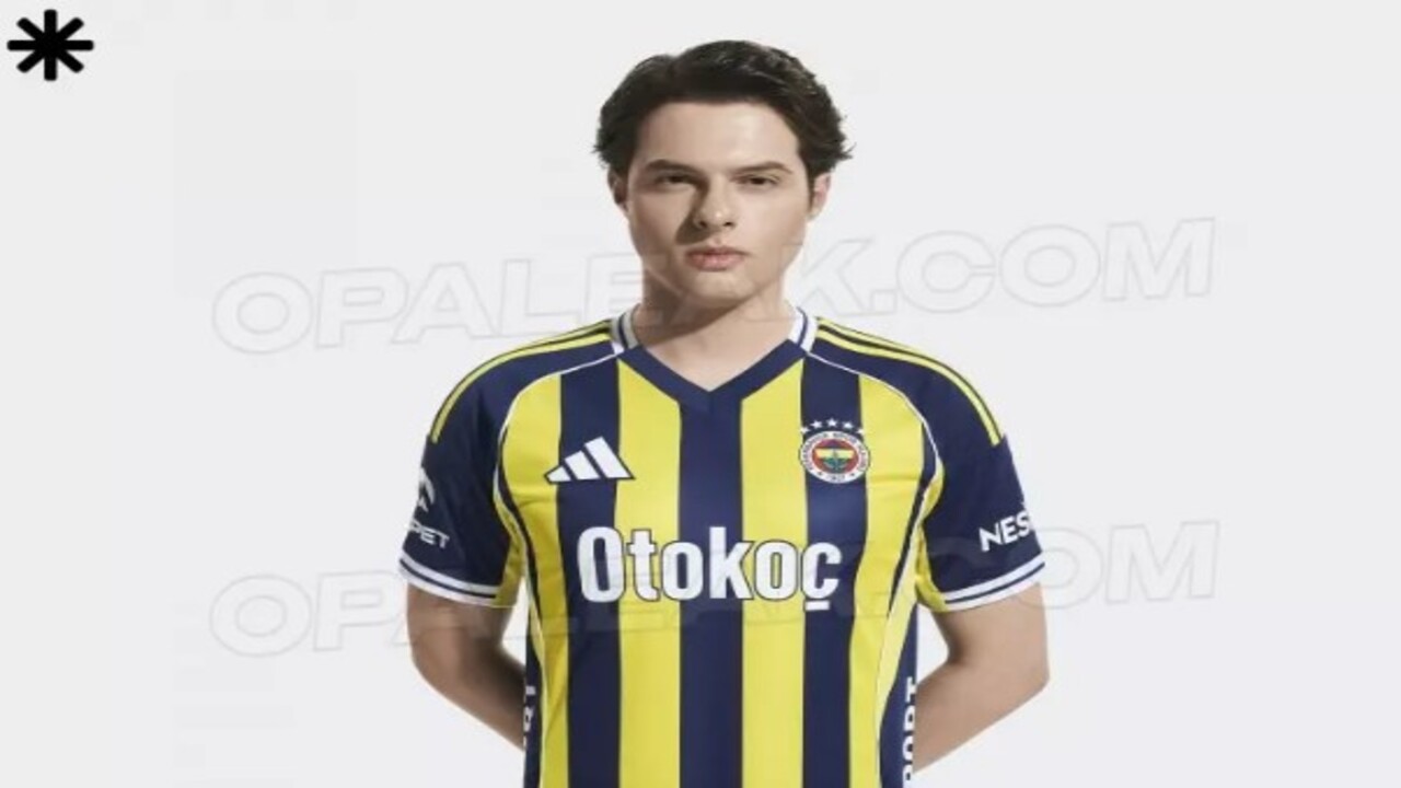 Foto - Yeni forma sızdırıldı, sosyal medya karıştı! Fenerbahçe taraftarı ikiye bölündü