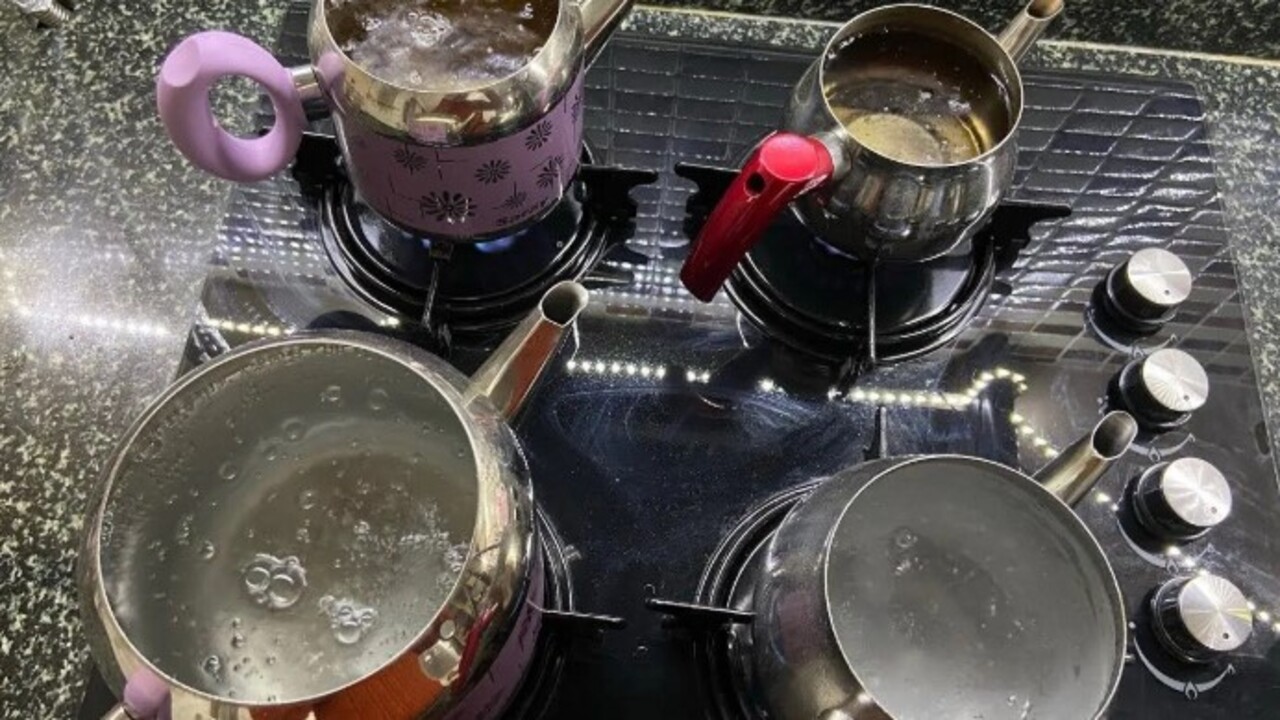 Foto - Yeni gibi olacak! İşte kireç tutmuş demliği temizlemenin püf noktası