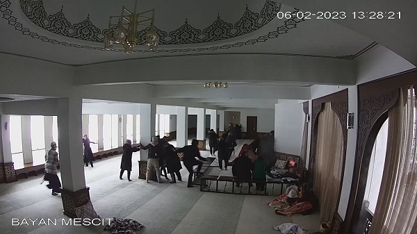 Foto - Yeni görüntüler ortaya çıktı! Deprem anı kameralara böyle yansıdı