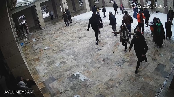 Foto - Yeni görüntüler ortaya çıktı! Deprem anı kameralara böyle yansıdı