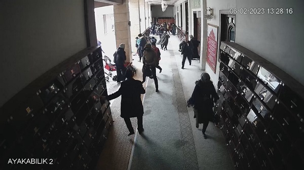 Foto - Yeni görüntüler ortaya çıktı! Deprem anı kameralara böyle yansıdı