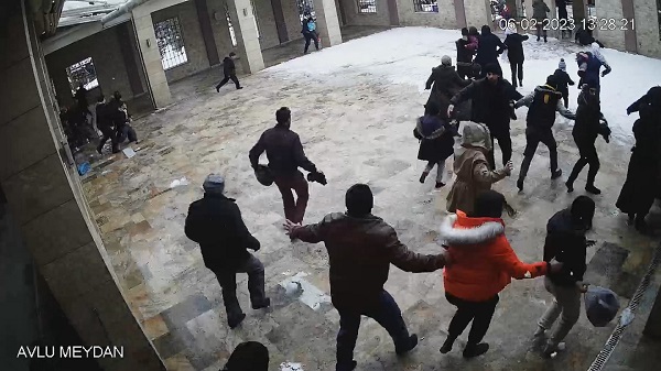 Foto - Yeni görüntüler ortaya çıktı! Deprem anı kameralara böyle yansıdı