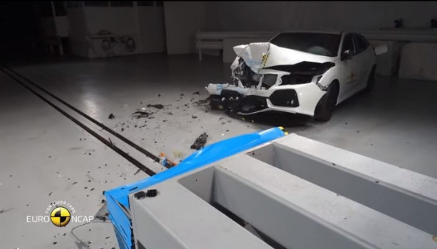 Foto - Yeni modeller çarpışma testine sokuldu!