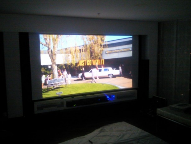 Foto - Yeni nesil çiftler evlerine TV yerine onu alıyor! Projeksiyon Cihazı Alırken Nelere Dikkat etmeliyiz? 