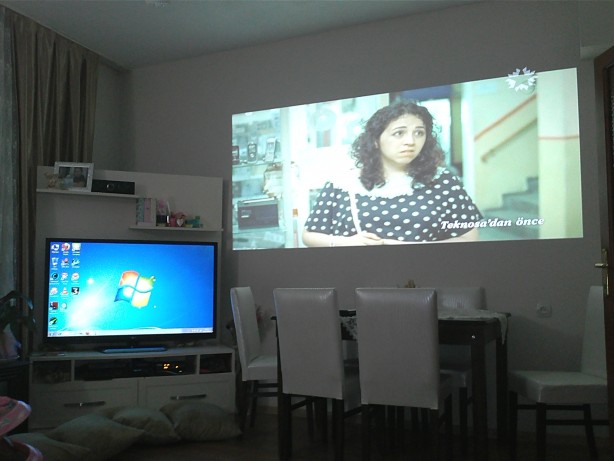Foto - Yeni nesil çiftler evlerine TV yerine onu alıyor! Projeksiyon Cihazı Alırken Nelere Dikkat etmeliyiz? 