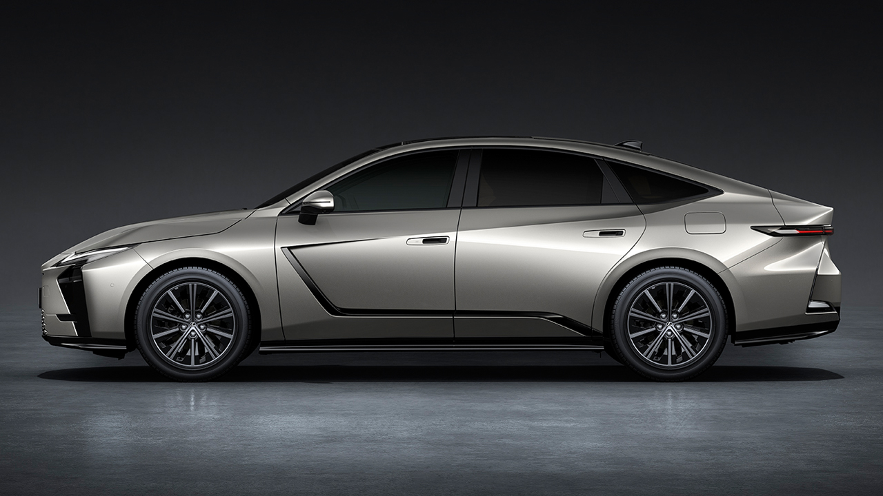 Foto - Yeni nesil Lexus ES Avrupa’da tanıtıldı! Elektrikli ve hibrit motorlarla Türkiye’ye geliyor! 530 KM elektrikli menzil! 