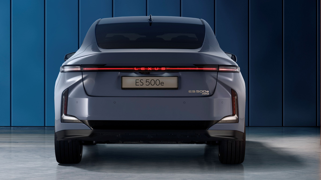 Foto - Yeni nesil Lexus ES Avrupa’da tanıtıldı! Elektrikli ve hibrit motorlarla Türkiye’ye geliyor! 530 KM elektrikli menzil! 