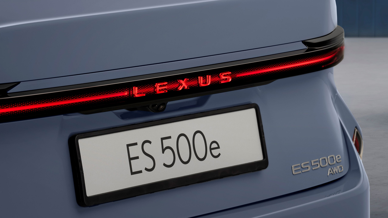 Foto - Yeni nesil Lexus ES Avrupa’da tanıtıldı! Elektrikli ve hibrit motorlarla Türkiye’ye geliyor! 530 KM elektrikli menzil! 